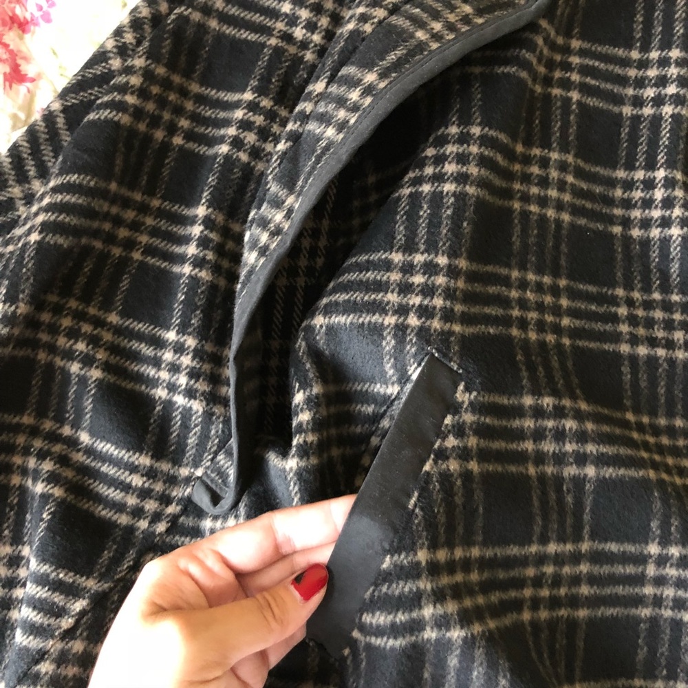 ❌DONATED❌ Anthropologie Plaid Cape Poncho - Picture 4 of 7
